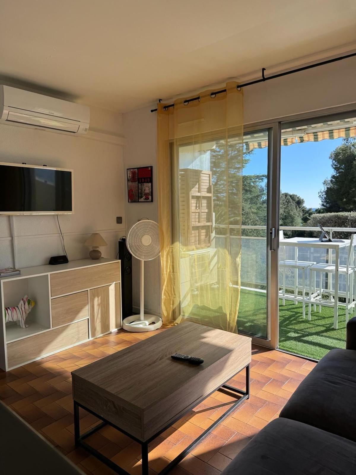 Beau Studio Climatise Face A La Mer La Ciotat Exterior photo