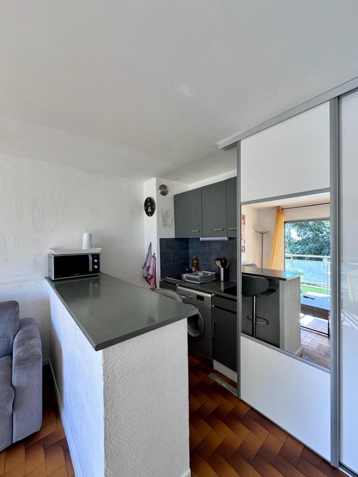Beau Studio Climatise Face A La Mer La Ciotat Exterior photo